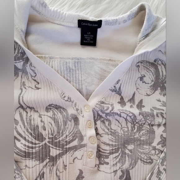 Calvin Klein Cream & Gray Long Sleeve Graphic Floral T-shirt With Hood Size L - Picture 3 of 5